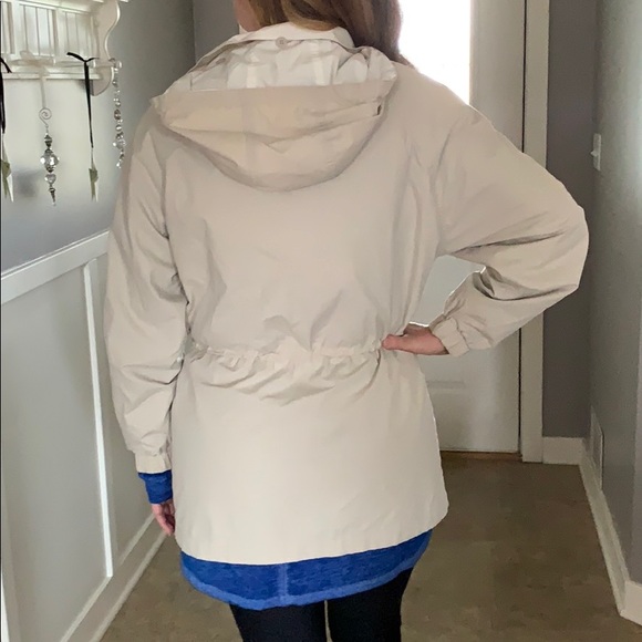 London Fog tan coat - Picture 2 of 8